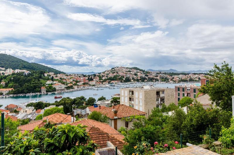 Superior One Bedroom Apartment with Balcony and Sea View image 2