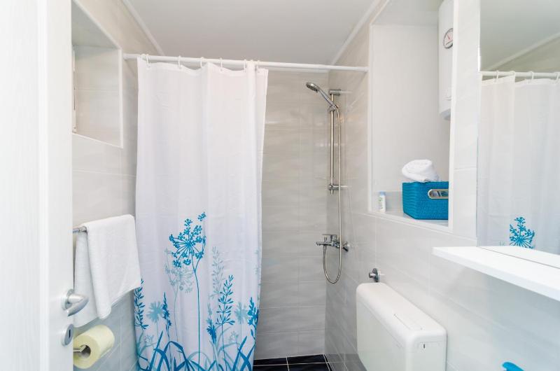 Single Room with Terrace and Sea View image 4