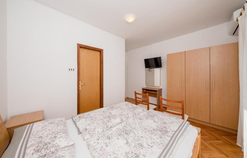 Queen Room with Sea View image 4
