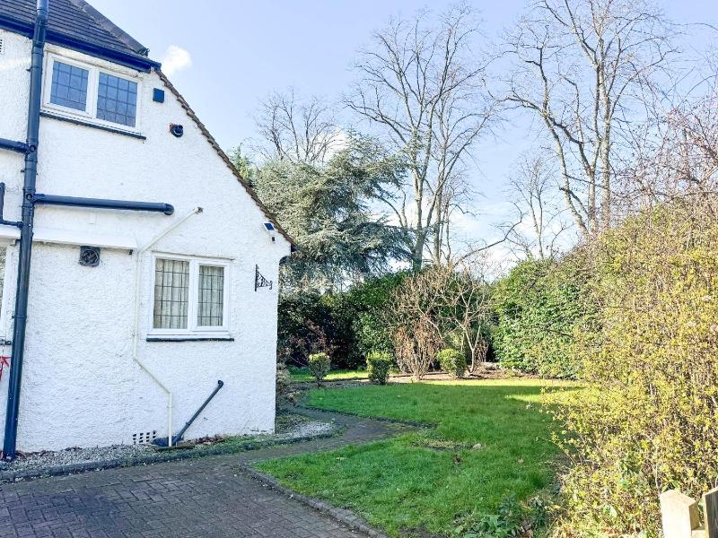Large 8 Bedroom House in Edgbaston - image 32