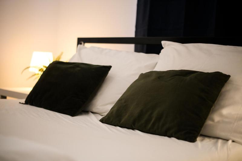 Double Room with Shared Bathroom image 4