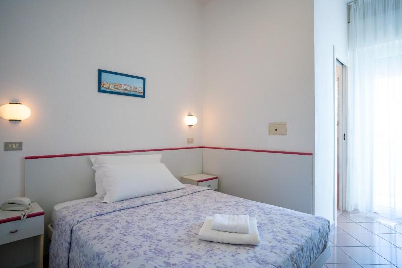 Small Double Room image 2