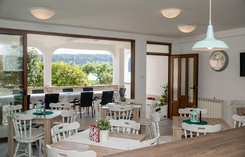 Double Room with Sea View image 3