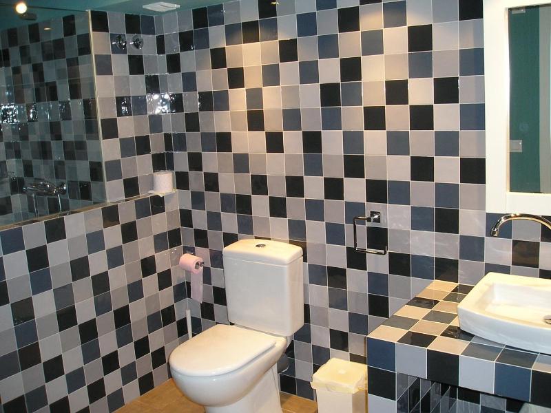 One-Bedroom Standard Apartment image 1