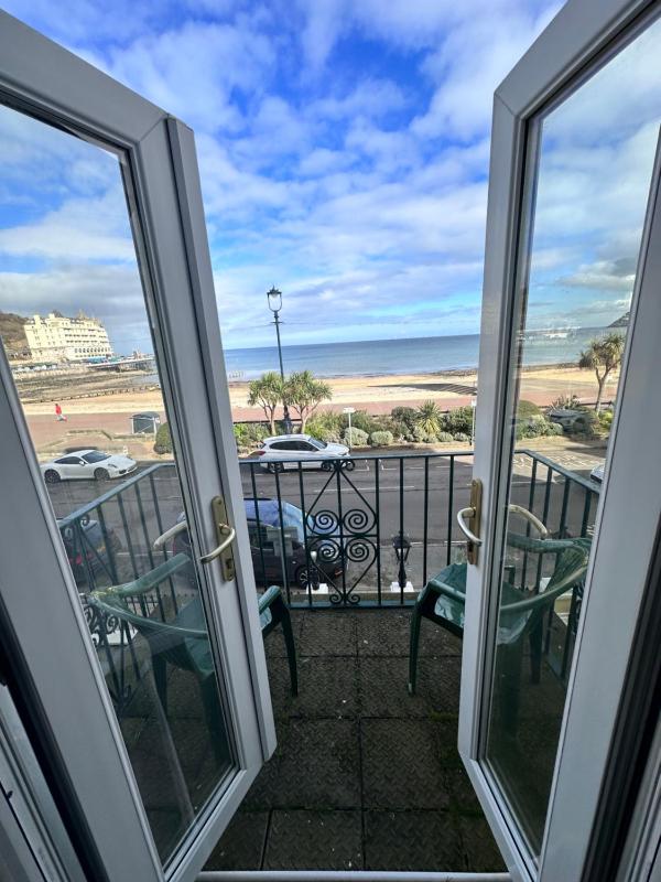 King Room with Sea View image 2