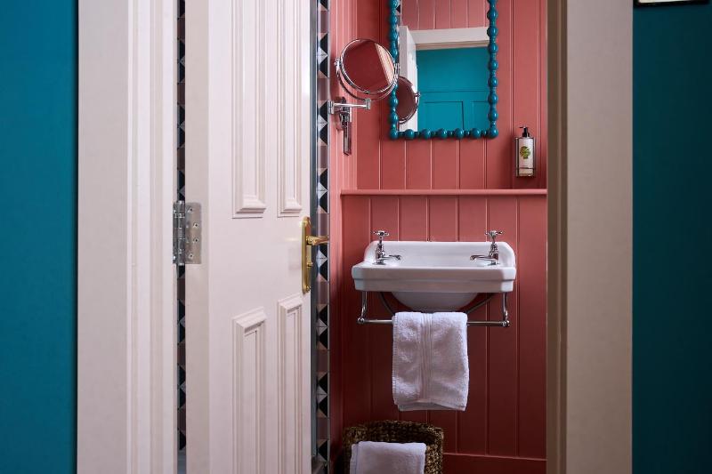 Snug Room image 4