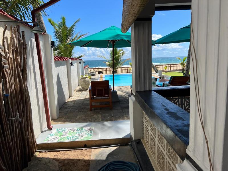 Blue Peacock Beach House - image 12