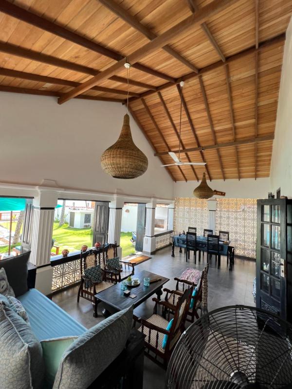 Blue Peacock Beach House - image 5