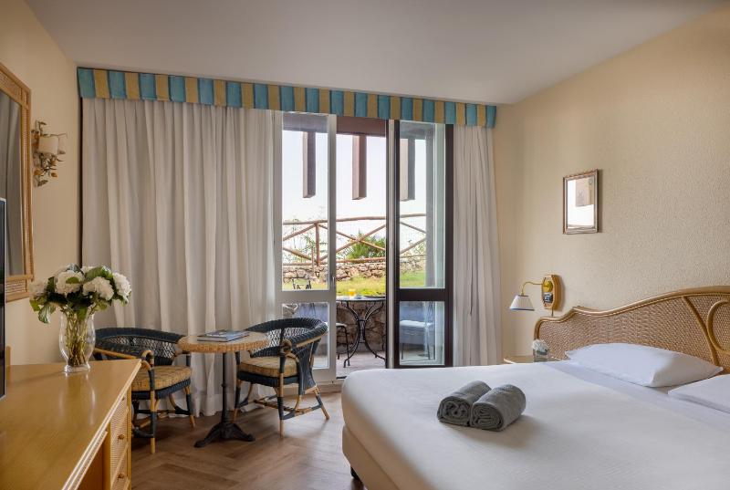 Superior Double or Twin Room with Garden View image 1