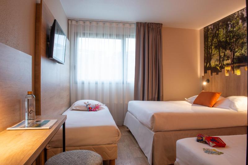 Comfort Quadruple Room image 1
