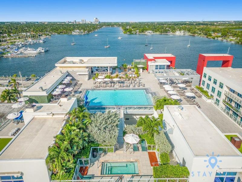 Rooftop Pool+ Hot Tub|Hollywood Beach Boardwalk - image 21