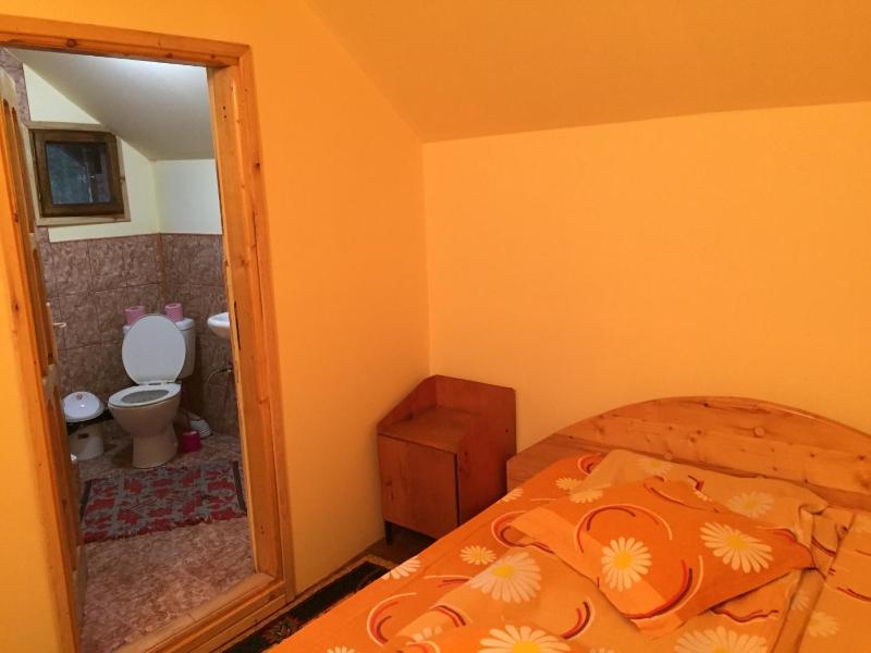 Economy Double Room image 3