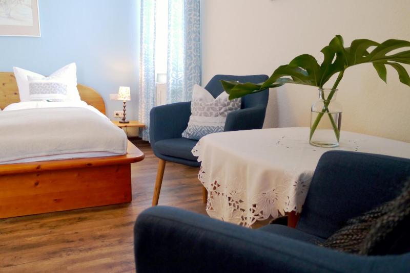Double Room image 2