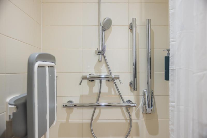 Queen Room - Mobility Access image 4