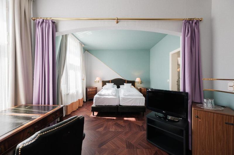 Junior Suite image 1