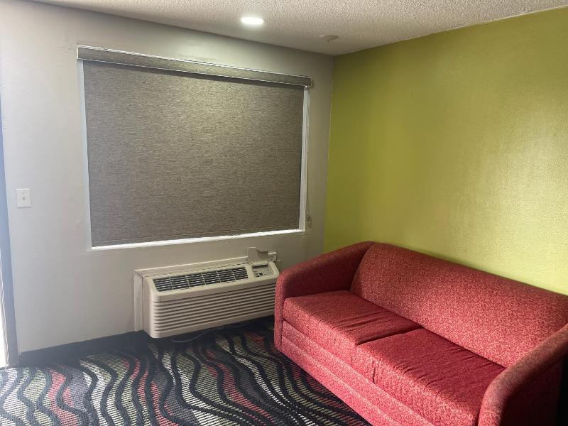 King Room - Non-Smoking image 2