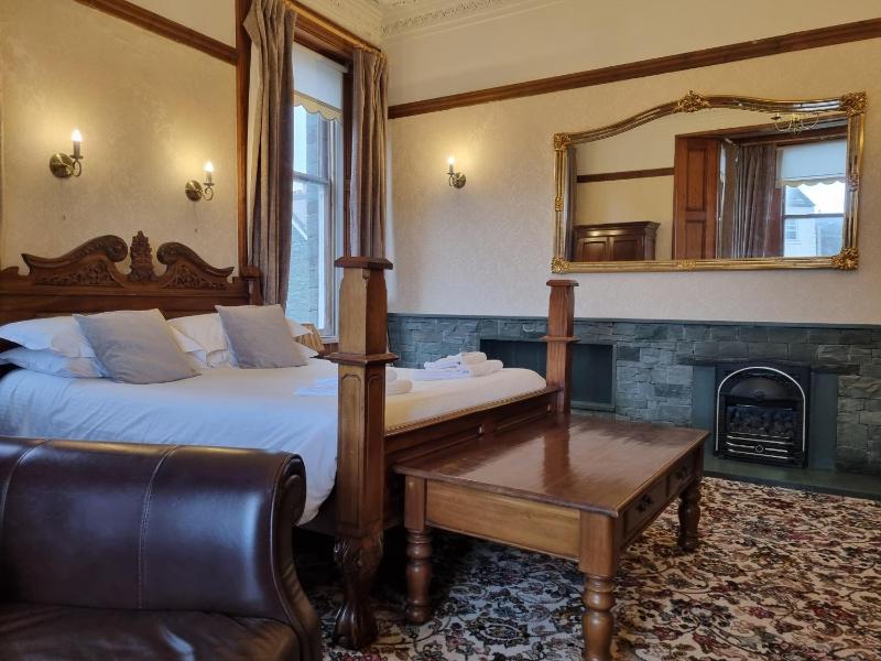 Executive Room with Park View image 1