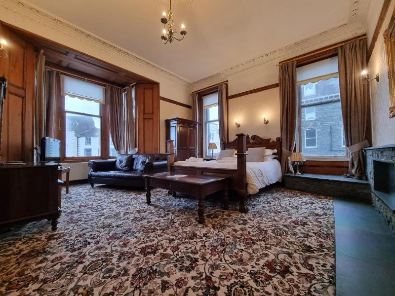 Executive Room with Park View image 3