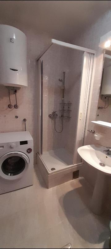 One-Bedroom Apartment image 2