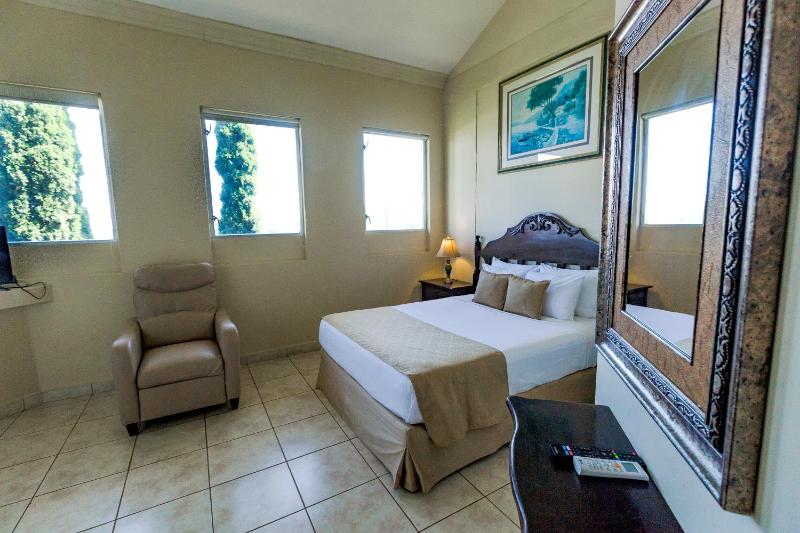 Los Altos Apartments & Studios - image 11