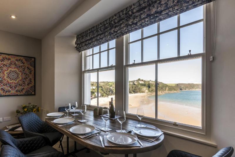 Lady Tenby - 2 Bedroom Apartment - Tenby (Windsor House) - image 1