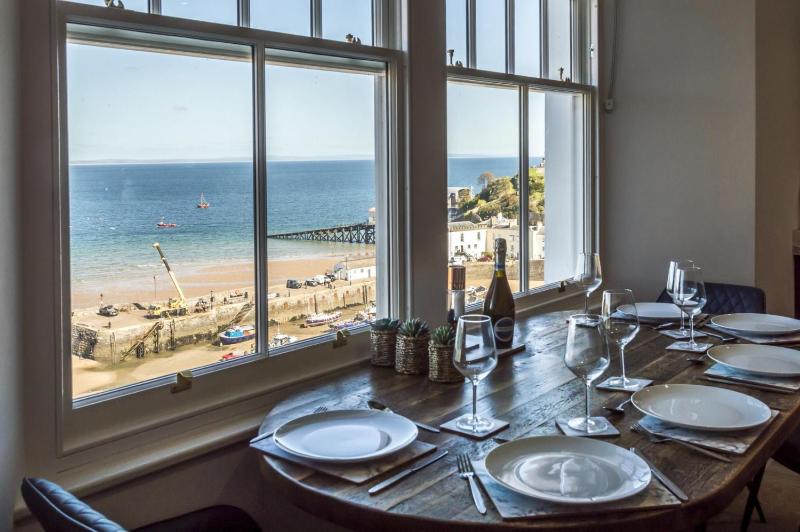 Lady Tenby - 2 Bedroom Apartment - Tenby (Windsor House) - image 6