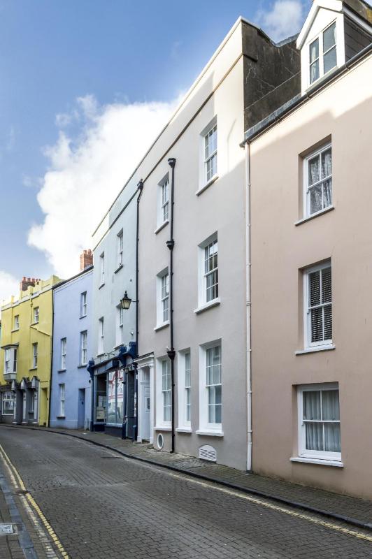 Lady Tenby - 2 Bedroom Apartment - Tenby (Windsor House) - image 8