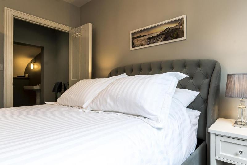Lady Tenby - 2 Bedroom Apartment - Tenby (Windsor House) - image 28