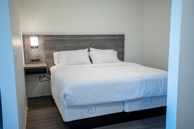 Executive Suite image 4