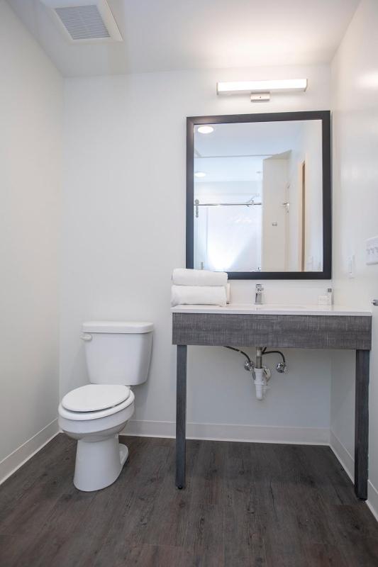 Executive Suite image 3