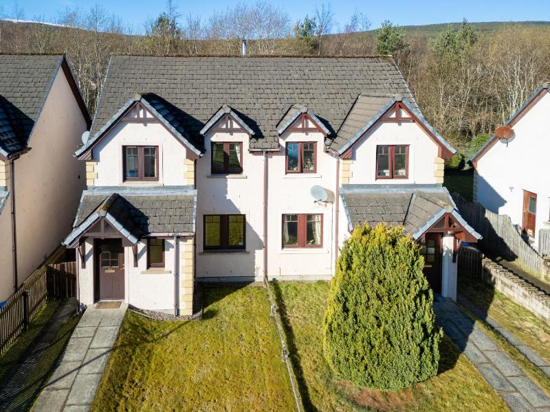 Holiday Home Cosagach Cottage by Interhome Images