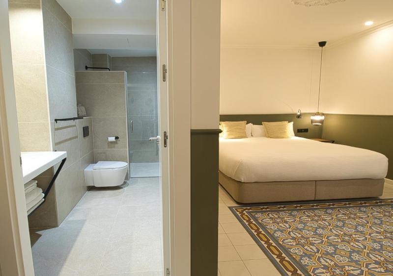 Superior Double Room image 1