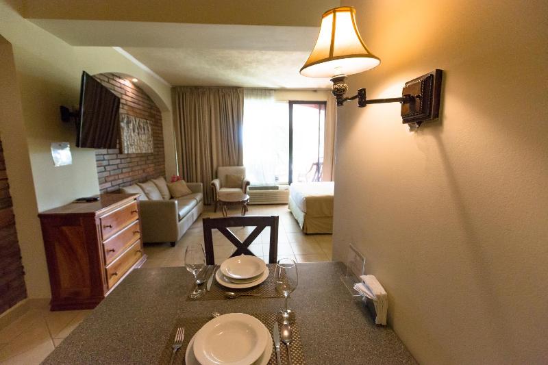 Los Altos Apartments & Studios - image 12