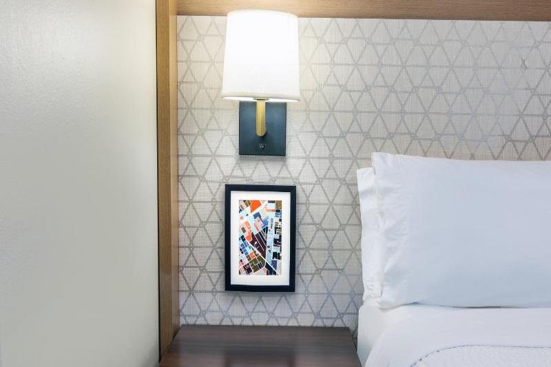 King Suite with Sofa Bed image 3