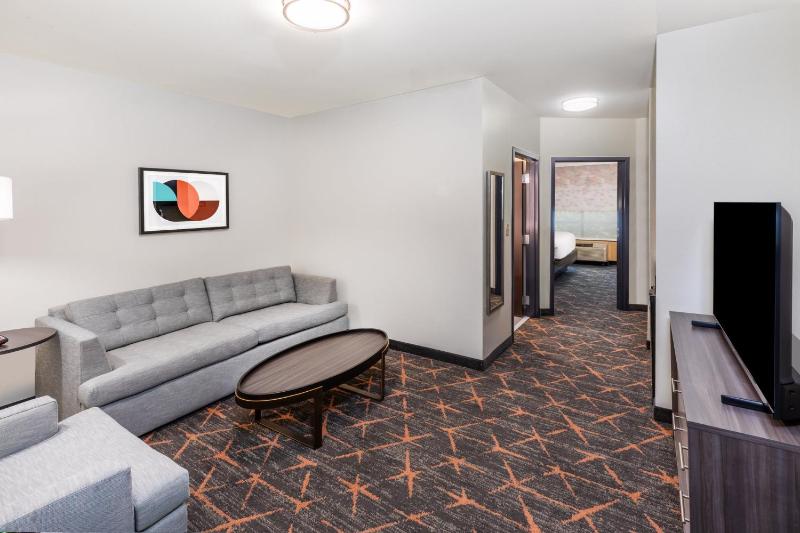 King Suite with Sofa Bed image 2