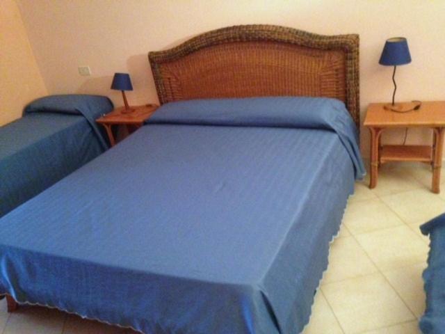 Quadruple Room with Private Bathroom image 2