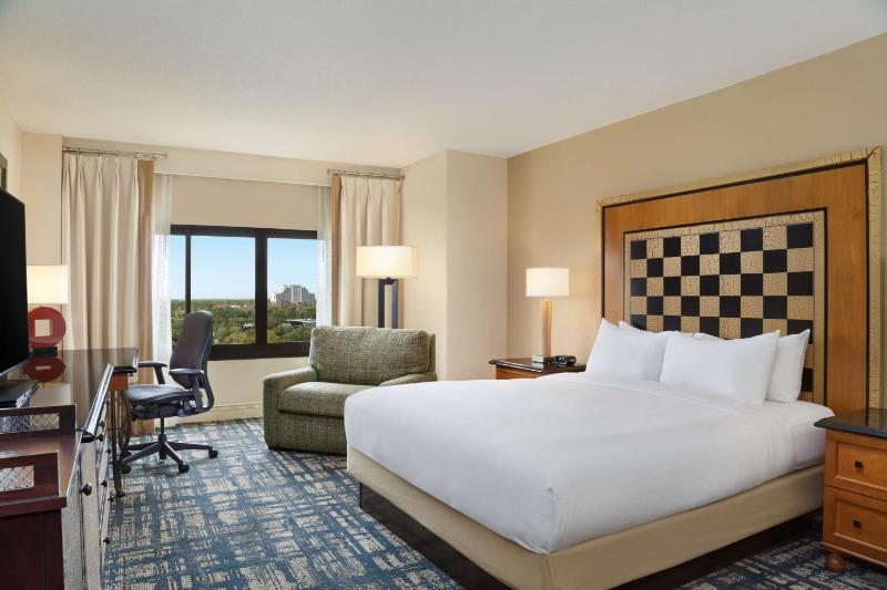 King Room image 3