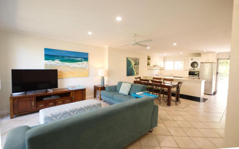 Raintrees Moffat Beach - image 50
