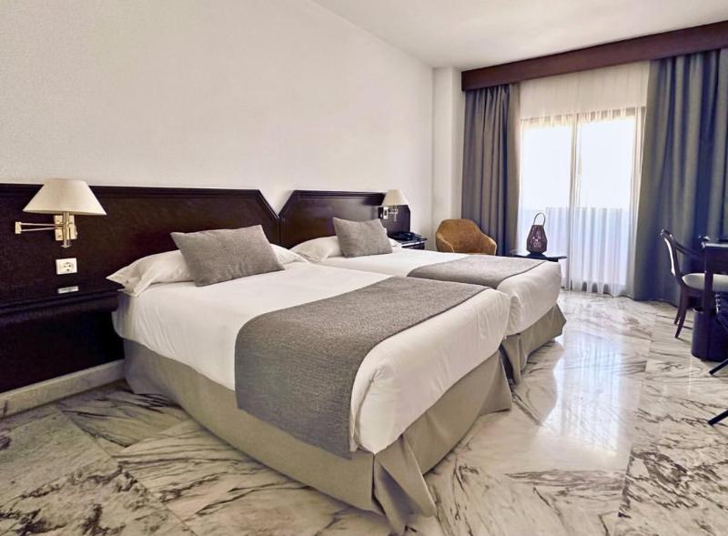 Twin Room image 1