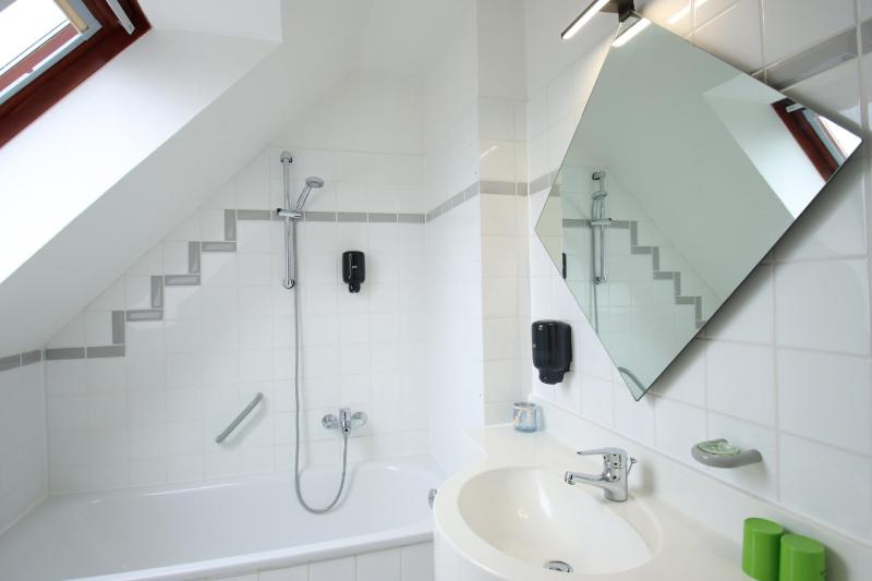 Standard Double Room image 2