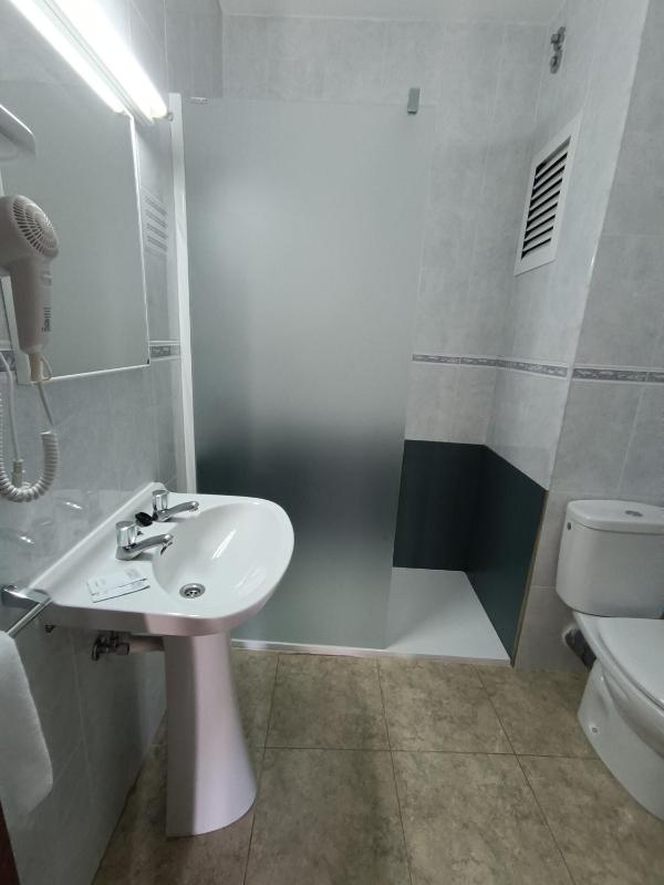 Single Room image 4
