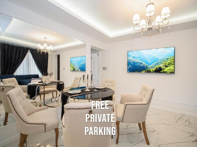 Paradise Center Premium Suite 2 Images