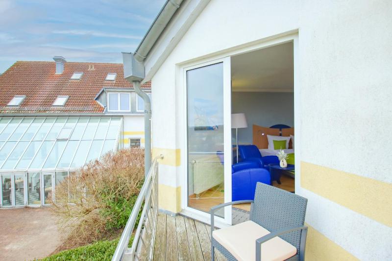 Double Room with Balcony image 4