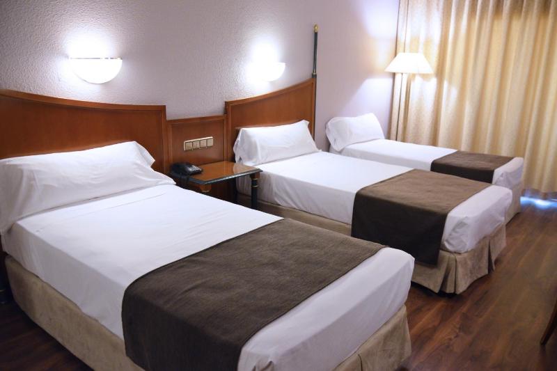 Triple Room image 2