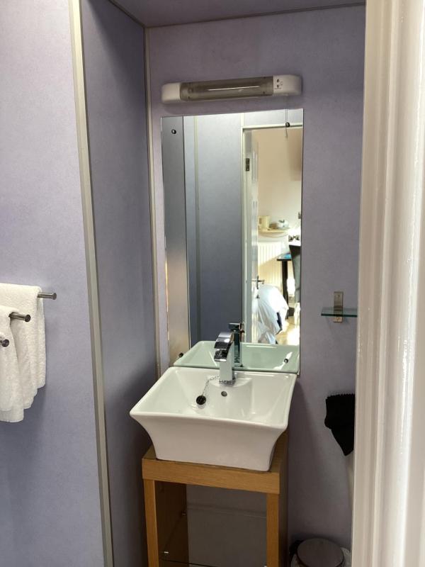 En Suite Double/Twin Room image 3