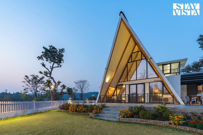 StayVista's Zen Cottage - 2BHK with Mountain View & Gazebo - image 1