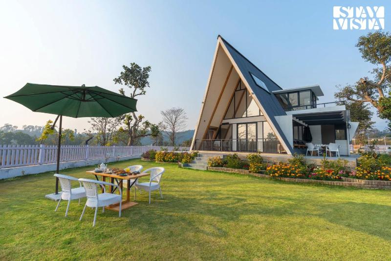 StayVista's Zen Cottage - 2BHK with Mountain View & Gazebo - image 9
