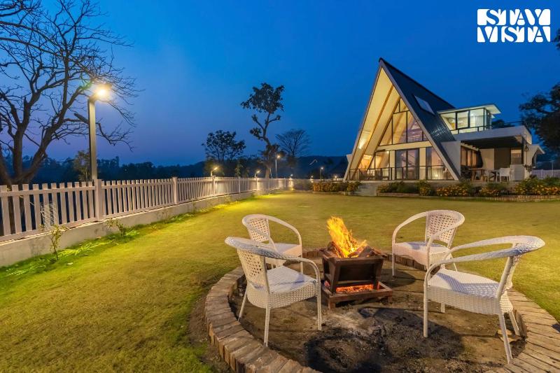 StayVista's Zen Cottage - 2BHK with Mountain View & Gazebo - image 5