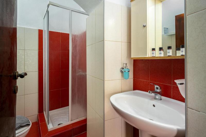 Studio (2 Adults) image 2