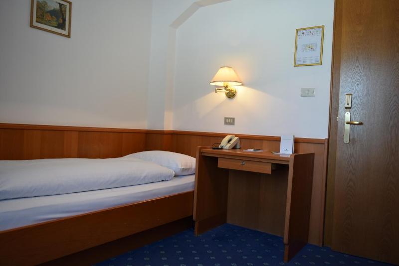 Single Room with Balcony image 4